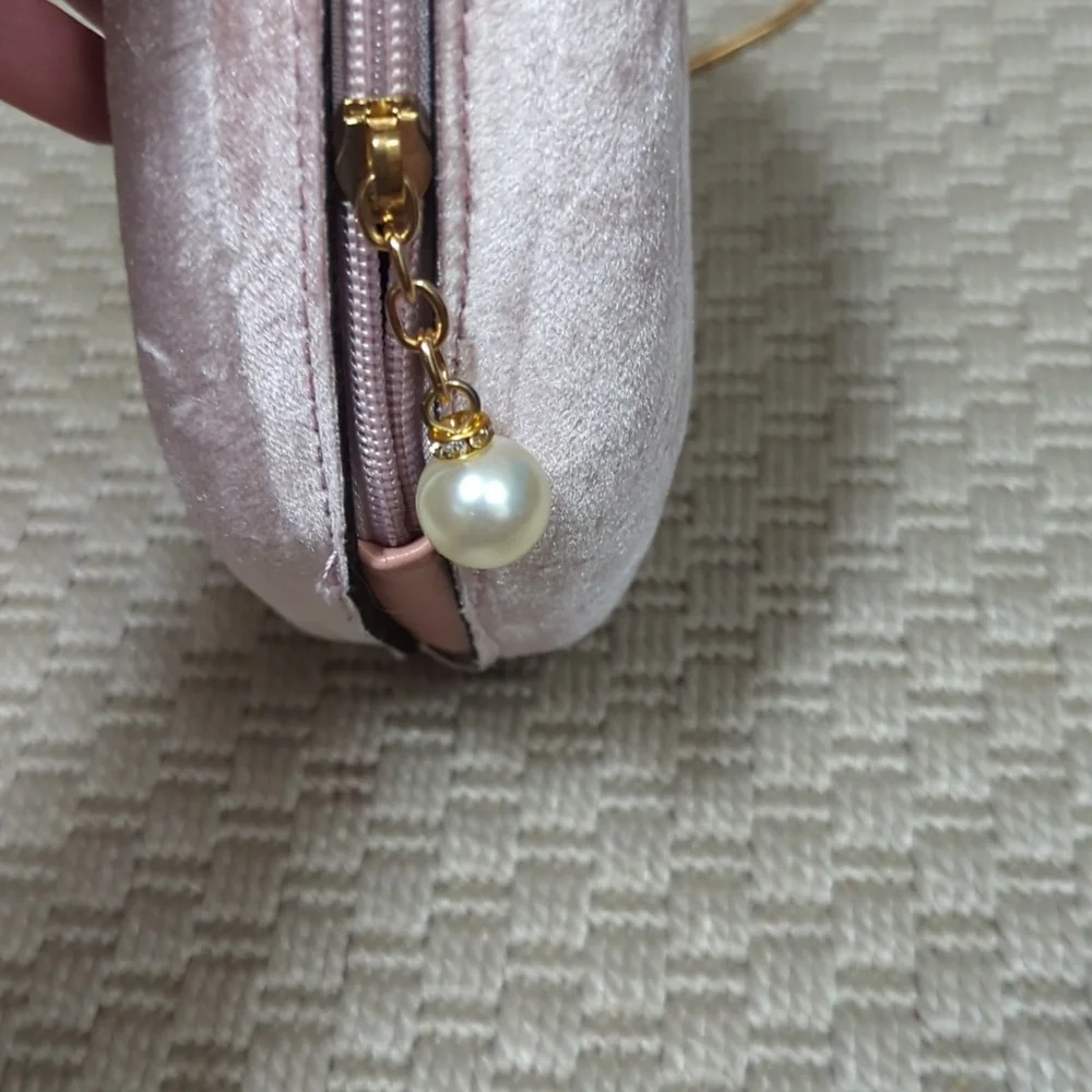 Pink Velvet Shell Purse - Picture 2 of 3